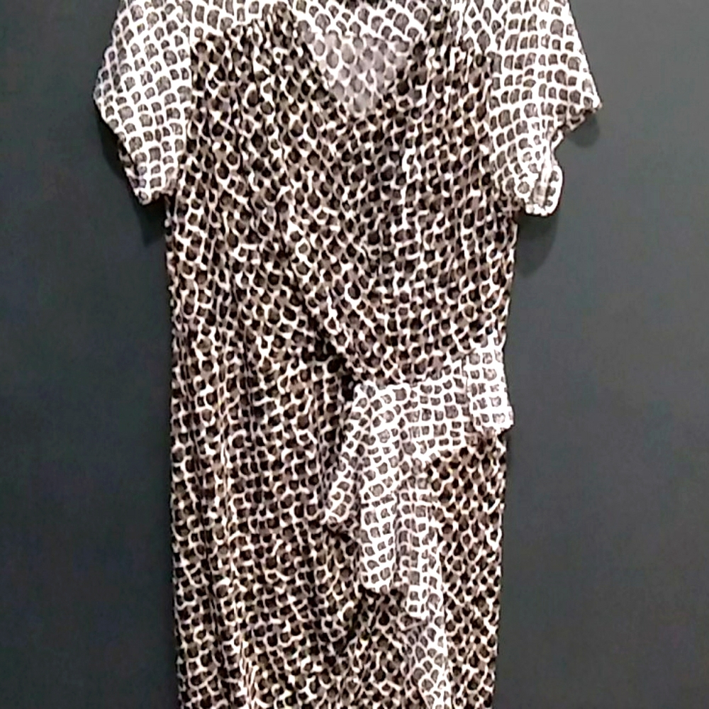 Status dress